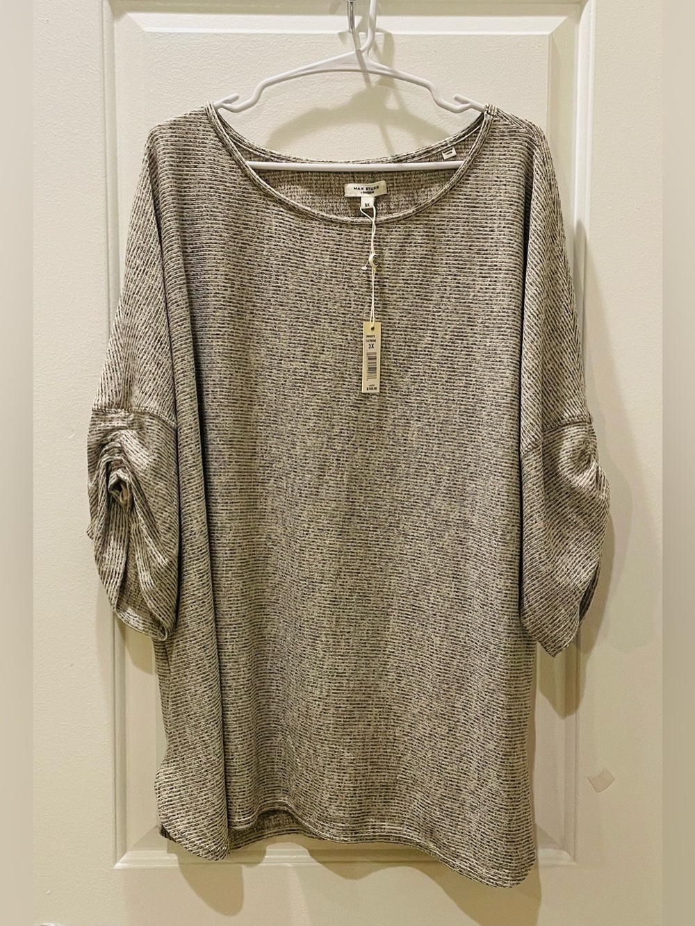 NEW…Max Studio Cinched Sleeve Top - Picture 2 of 4